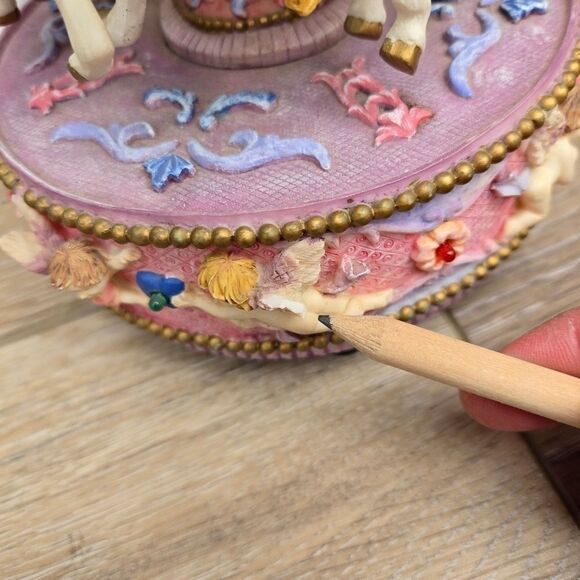 Beautiful Collectible Carousel That Lights Up With Use Of Batteries And Winds Up - Picture 8 of 15